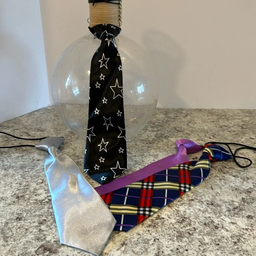 Ties 10” inset of 4 NWOT plaid stars and solid stretchy elastic cord